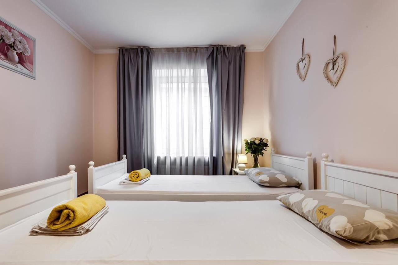 Apartamenty On Knyazya Romana Лвив Екстериор снимка