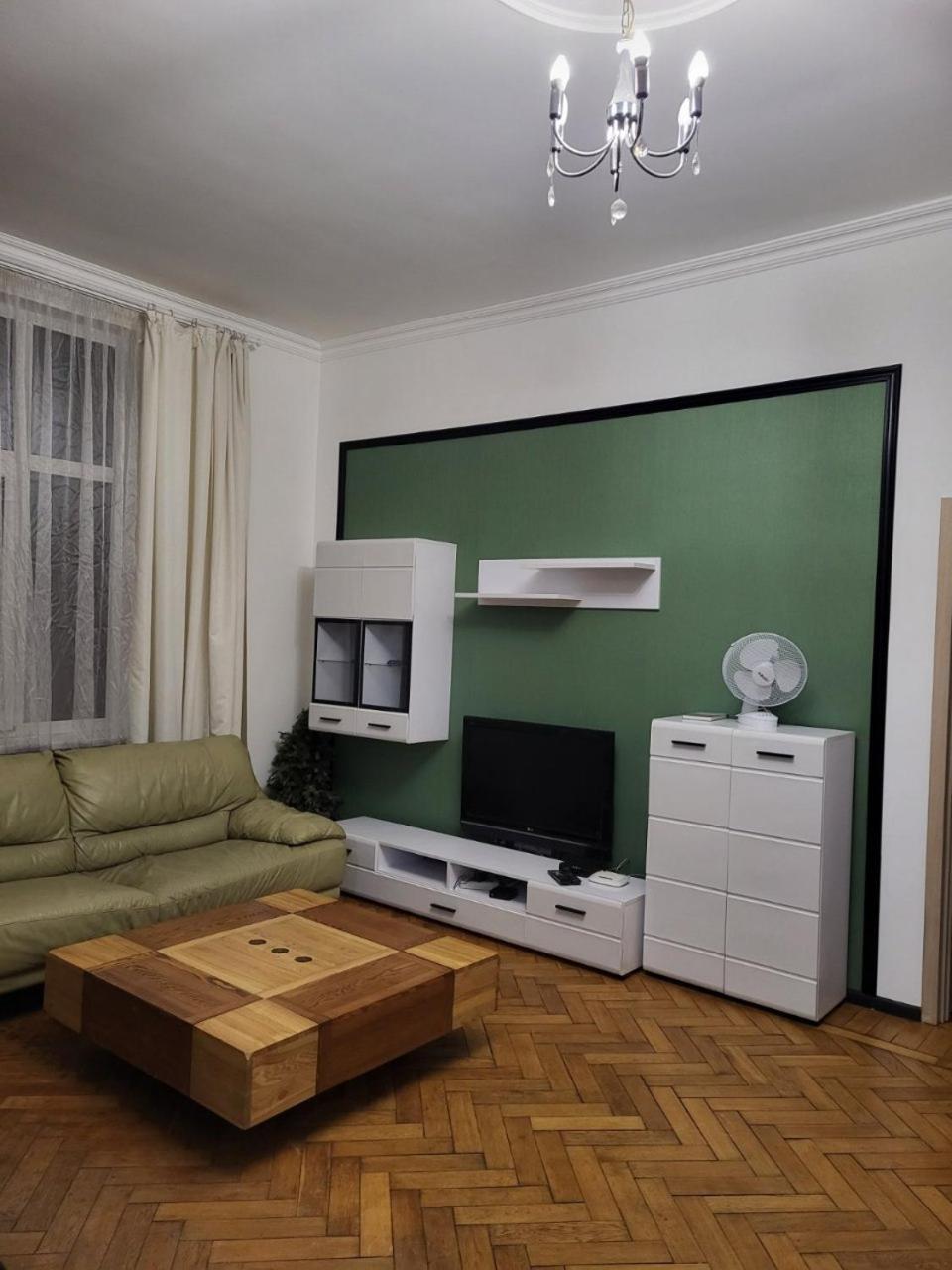 Apartamenty On Knyazya Romana Лвив Екстериор снимка