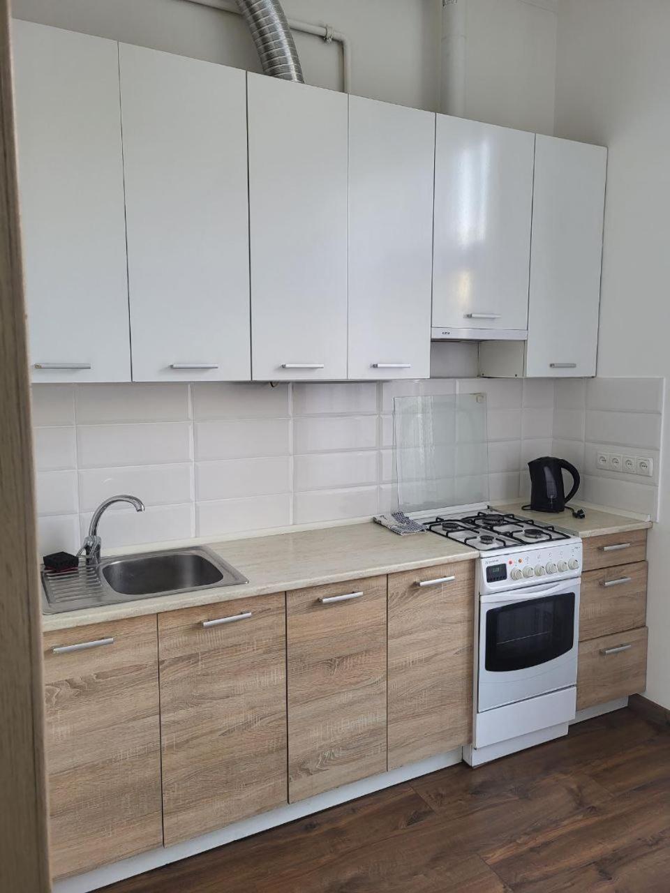 Apartamenty On Knyazya Romana Лвив Екстериор снимка