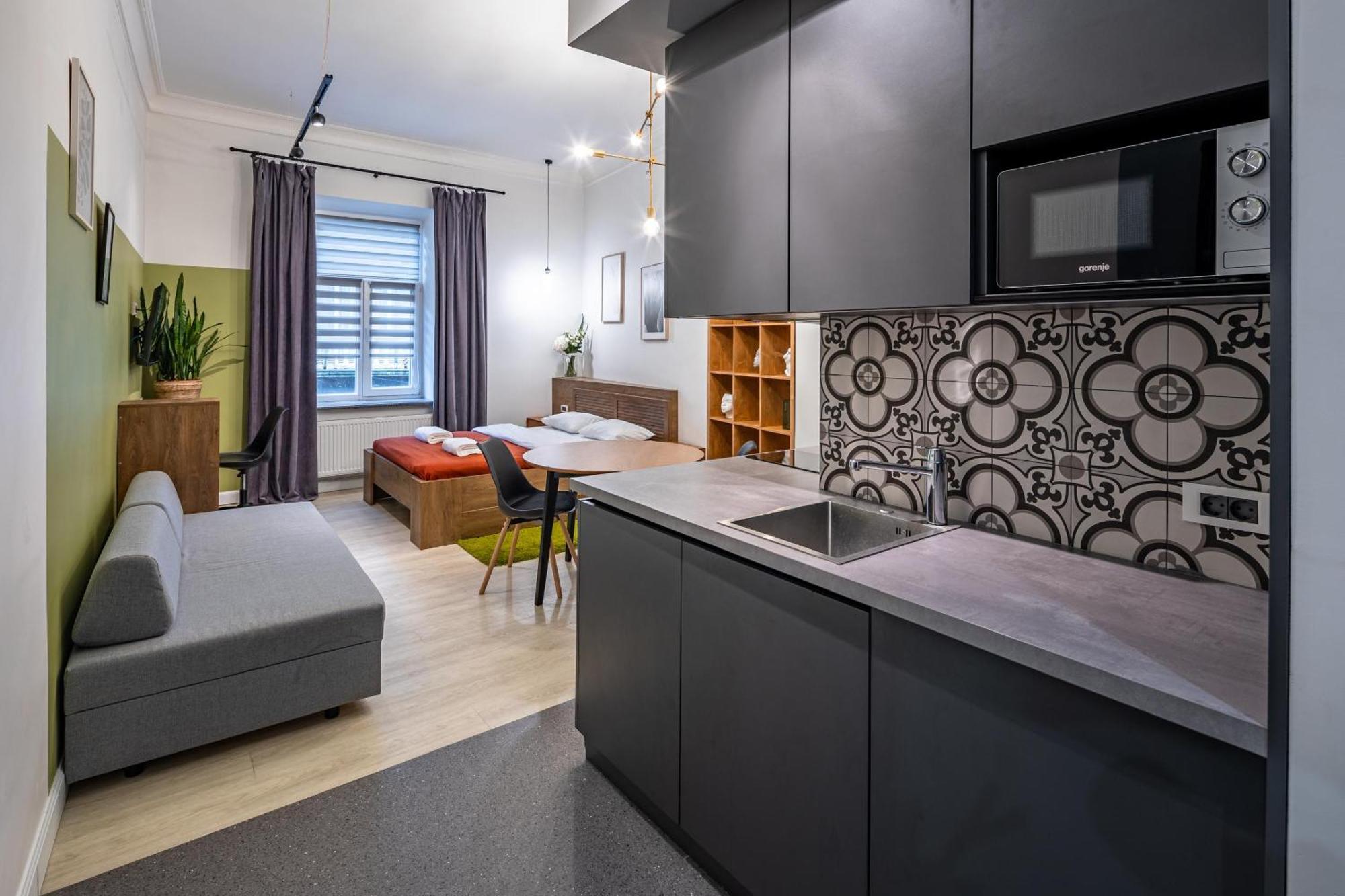Apartamenty On Knyazya Romana Лвив Екстериор снимка