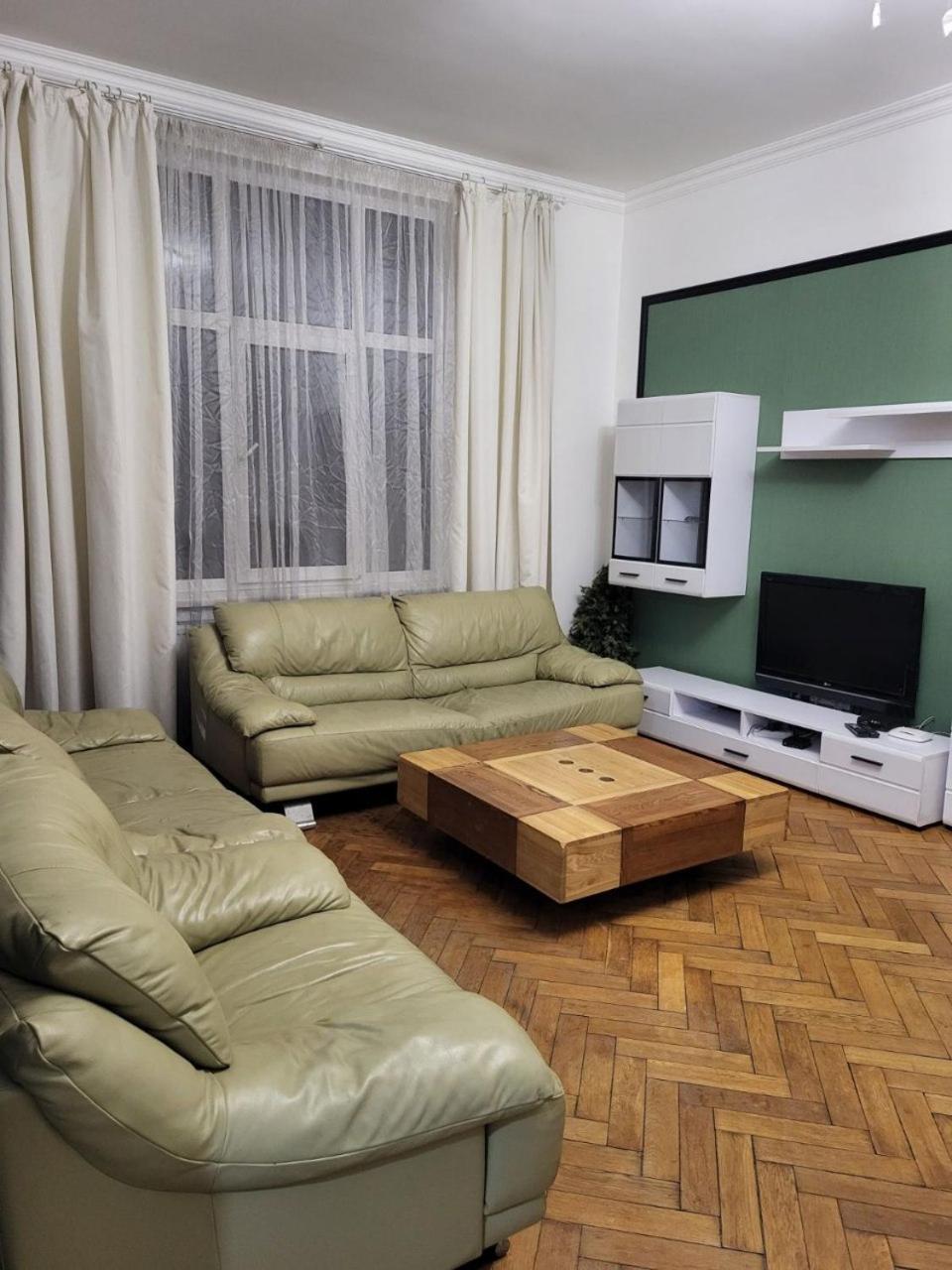 Apartamenty On Knyazya Romana Лвив Екстериор снимка